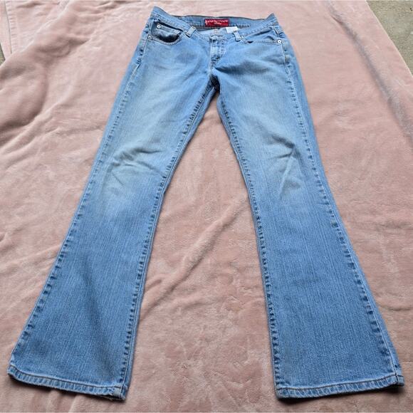 Vintage Levis 515 Nouveau Boot Cut Jeans Womens 6 MIS M Y2K Mid Rise blue - Picture 1 of 15